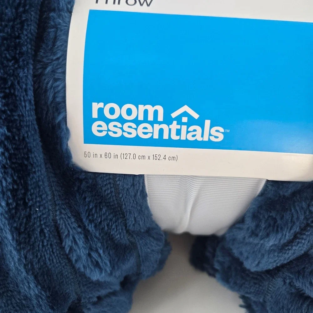 Room Essentials Throw Blanket 50x60 Blue Ribbed Plush Polyester BRAND NEW